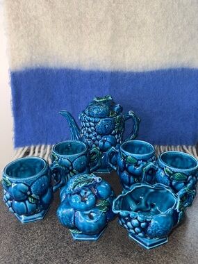 VTG 60s Blue Ceramic Fruit Motif Tea Set 4 cups, cream, sugar, tea pot.